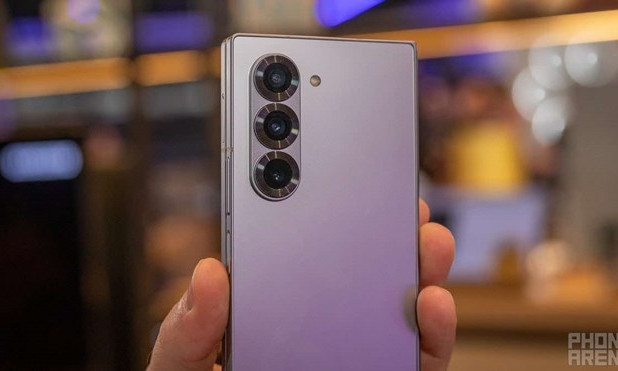 Galaxy Z Fold 6 gặp vấn đề, Samsung nói do bộ sạc ngoài