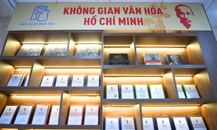 Books on President Hồ Chí Minh displayed in HCM City