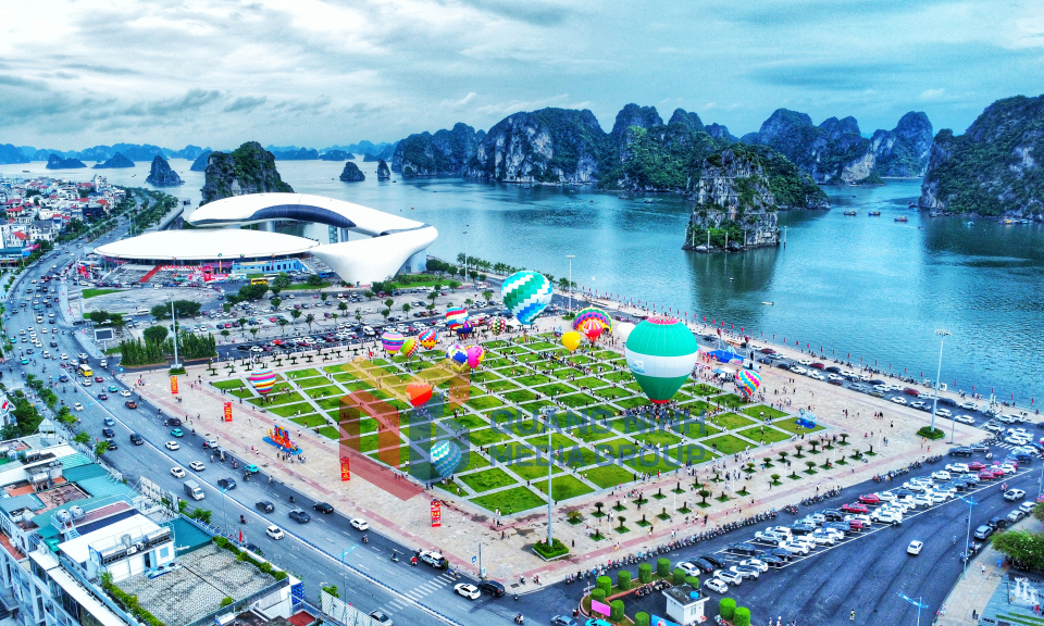 Lễ hội Khinh khí cầu tại TP Hạ Long và Lễ hội Thuyền buồm, dù bay, moto nước  “Vượt sóng Hạ Long - 2024”, tháng 9-2024