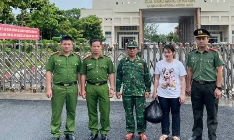 Bắt 'nữ quái' buôn ma túy rồi trốn sang Campuchia