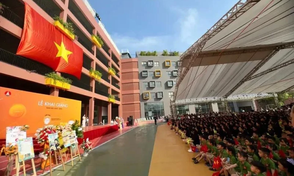 PM calls for greater efforts to fulfill tasks of new school year 