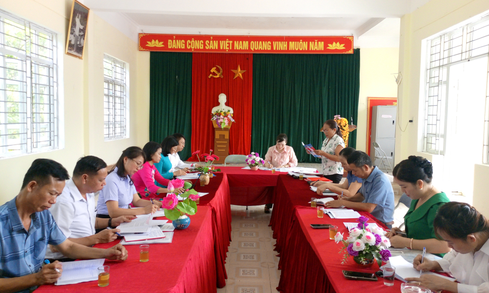 Đồng chí Trưởng Ban Tuyên giáo Tỉnh uỷ dự sinh hoạt tại Chi bộ thôn Bình Minh, xã Đại Bình (Đầm Hà)