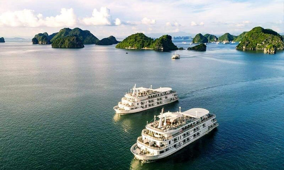 Ha Long cruise tours canceled over storm Yagi