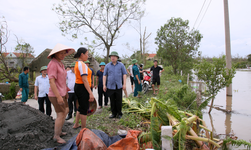 Phó Bí thư Tỉnh ủy, Trưởng Đoàn ĐBQH tỉnh Đặng Xuân Phương kiểm tra công tác khắc phục hậu quả sau bão Yagi