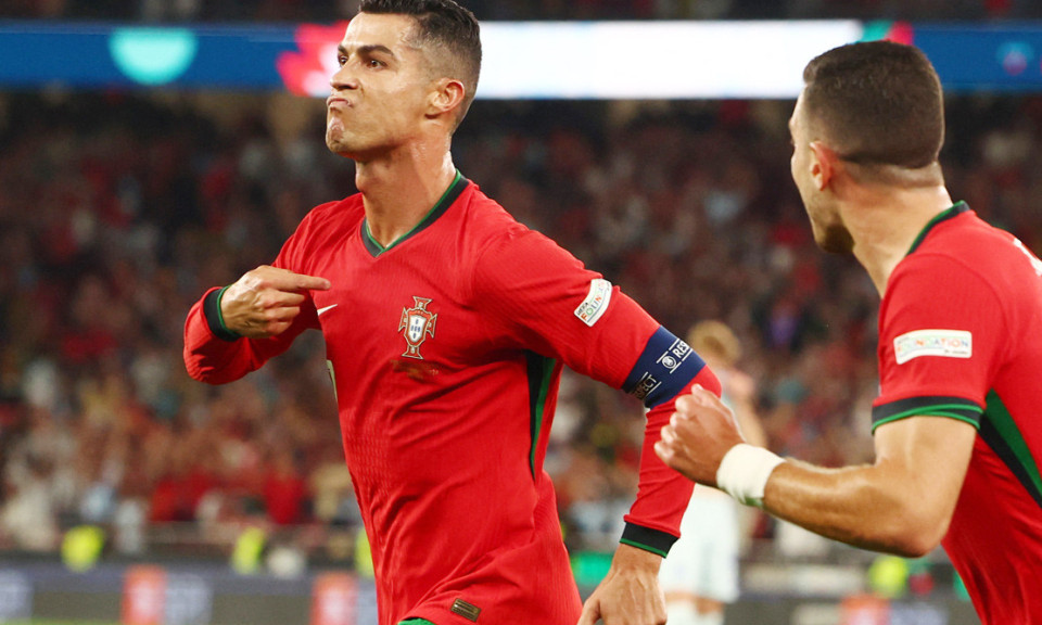 Ronaldo bừng sáng, Bồ Đào Nha thắng nghẹt thở