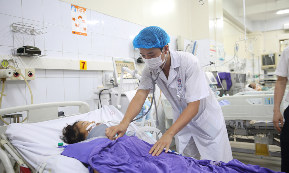 Ngành Y tế: Nỗ lực khắc phục hậu quả bão, đảm bảo công tác khám chữa bệnh