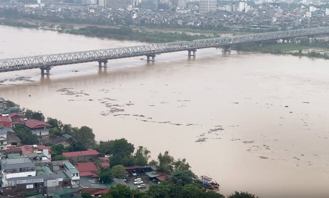 Lũ trên sông Hồng tại Hà Nội khả năng đạt đỉnh vào trưa nay và trên báo động 2