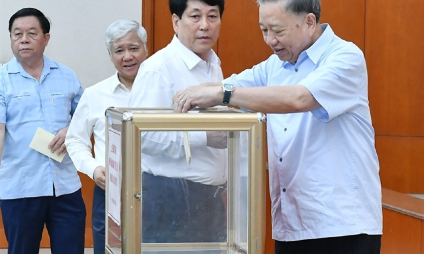 Top leader attends launch of support campaign for Typhoon Yagi victims