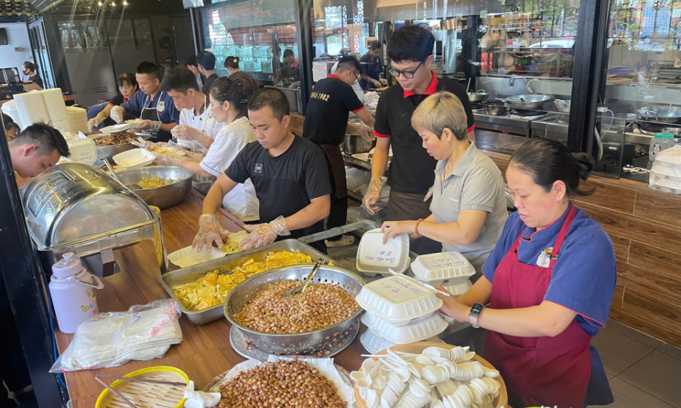 Sẻ chia khó khăn trong hoạn nạn