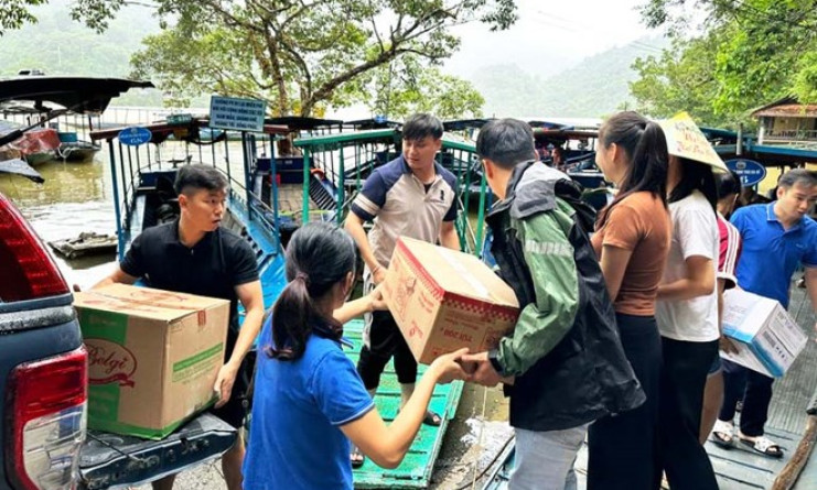 Một xã vùng ngập lụt dừng nhận hỗ trợ, nhường nơi khó khăn hơn