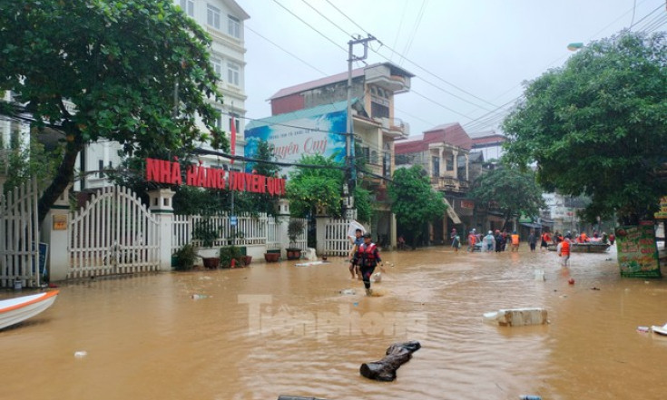 Một tình nguyện viên ở Yên Bái bị lật thuyền tử vong