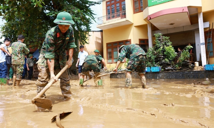 Massive cleanup efforts underway in typhoon-hit provinces