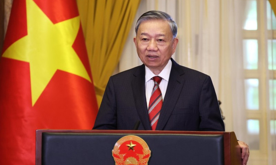 Vietnam ready to contribute to a bright future for all people: top leader 