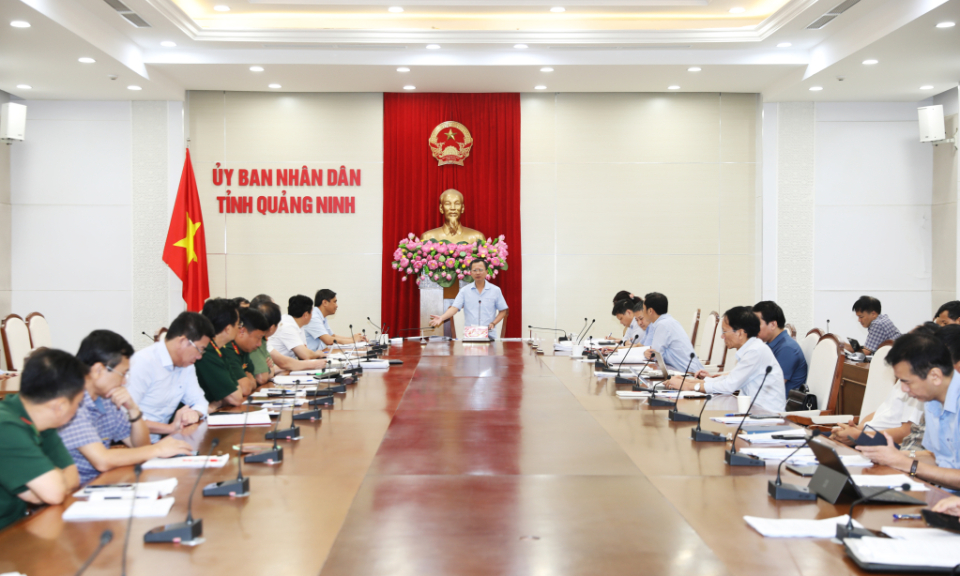 Tập trung hoàn thiện các chính sách hỗ trợ người dân, doanh nghiệp để ổn định đời sống nhân dân, khôi phục sản xuất