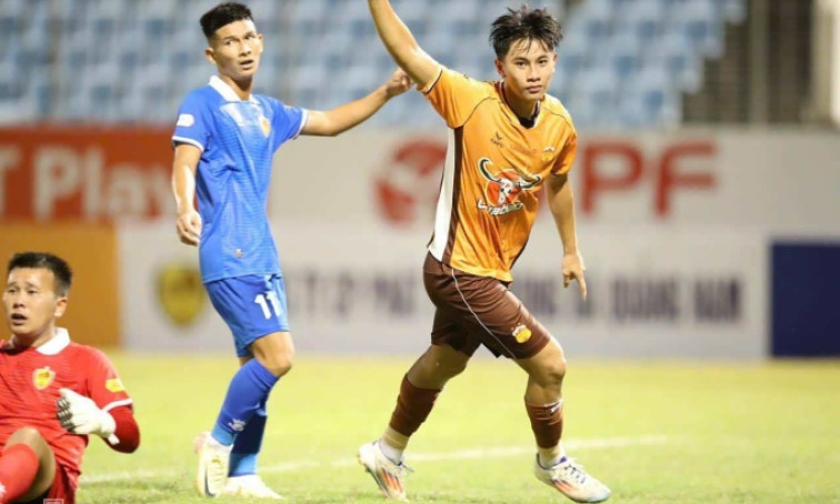 Cầu thủ 16 tuổi lập kỷ lục V-League khi ghi bàn giúp HAG thắng 4-0