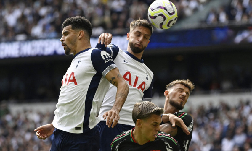 Arsenal đánh bại Tottenham nhờ bài phạt góc sở trường