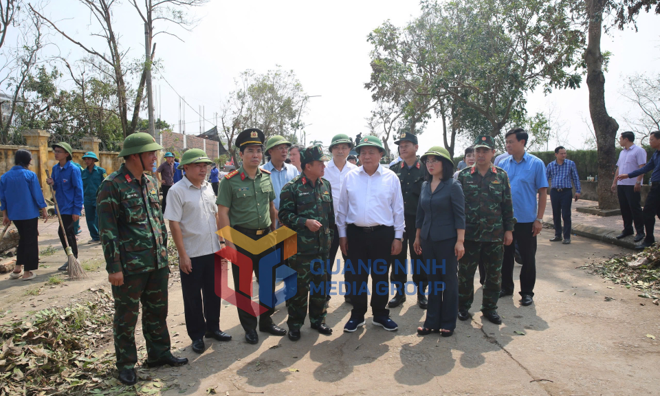 Ủy viên Bộ Chính trị Nguyễn Xuân Thắng thăm hỏi, động viên các đơn vị, người dân bị ảnh hưởng do bão số 3 tại Quảng Ninh, tháng 9-2024