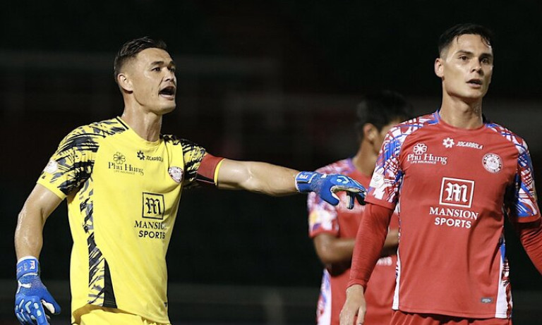 Doanh nghiệp liên quan đến cá độ tài trợ cho 2 đội bóng V.League