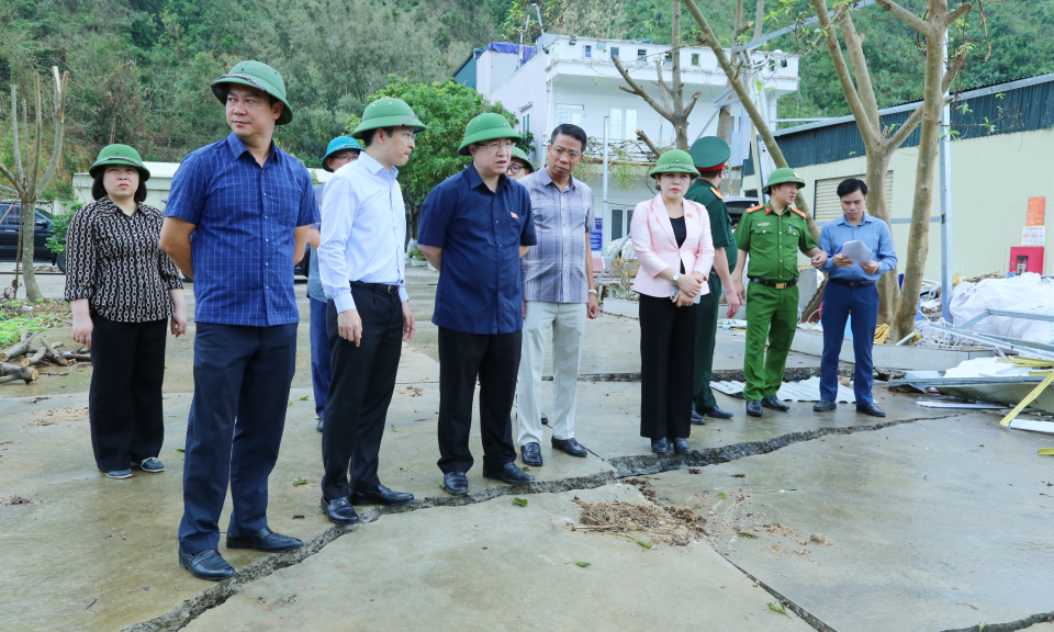 Đoàn ĐBQH tỉnh khảo sát việc thực hiện chính sách pháp luật về phòng chống thiên tai tại TP Cẩm Phả