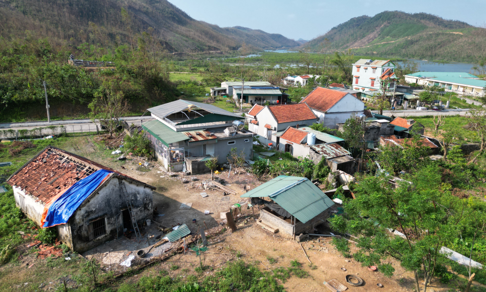 Bản Sen, những ngày bão đi qua