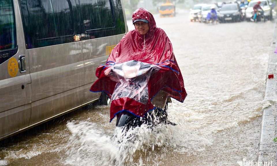 Dự báo thời tiết 21/9/2024: Gió mùa Đông Bắc tràn về, miền Bắc mưa to và giông