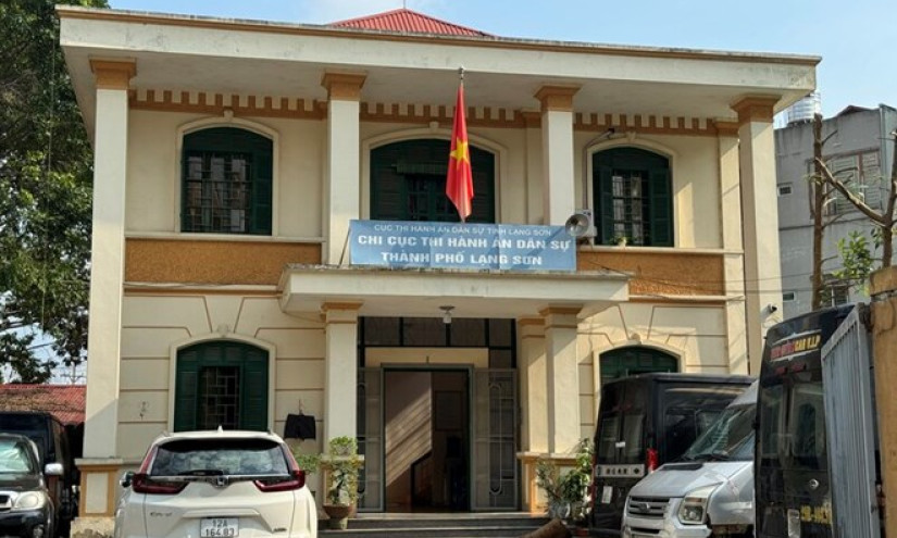 Nữ cán bộ ở Lạng Sơn bị thi hành án trừ lương để trả nợ