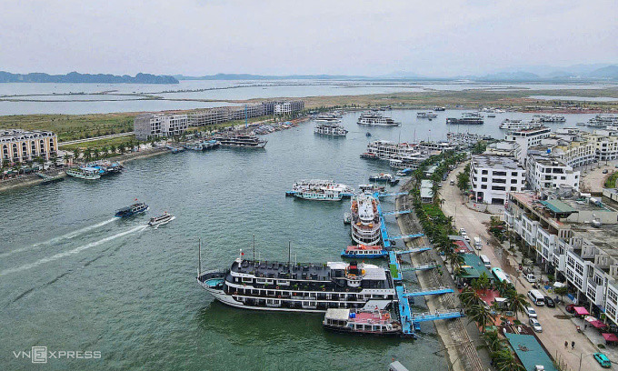 Ha Long Bay speeds up storm recovery efforts to attract tourists