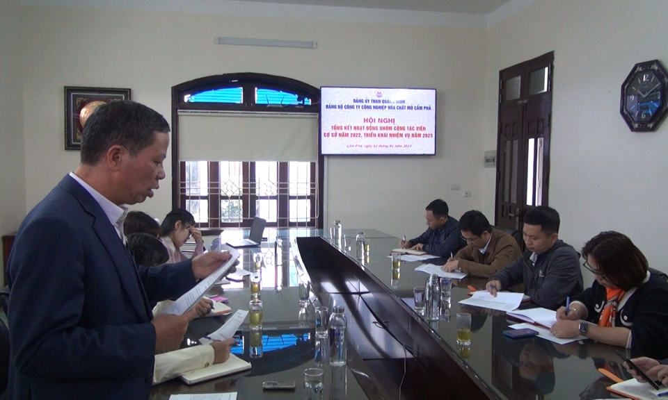 Đảng bộ Công ty Công nghiệp Hoá chất mỏ Cẩm Phả: Tích cực bảo vệ nền tảng tư tưởng của Đảng