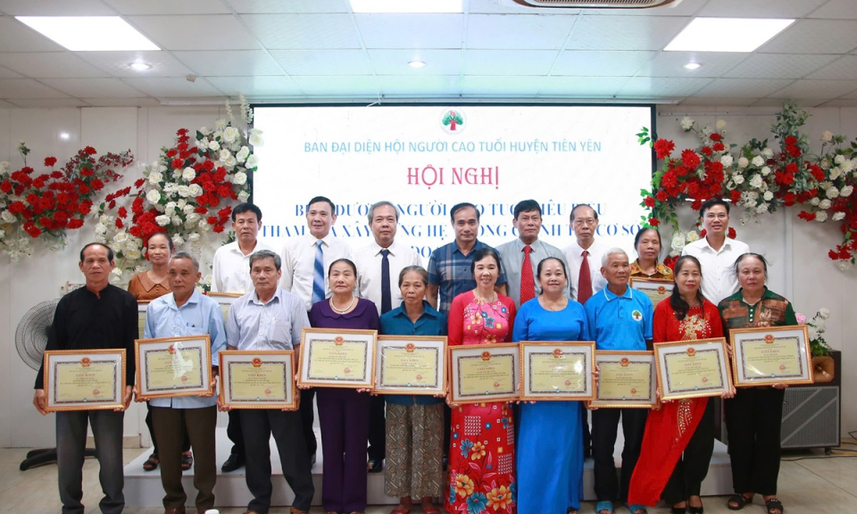 Tiên Yên biểu dương người cao tuổi tiêu biểu tham gia xây dựng hệ thống chính trị cơ sở 