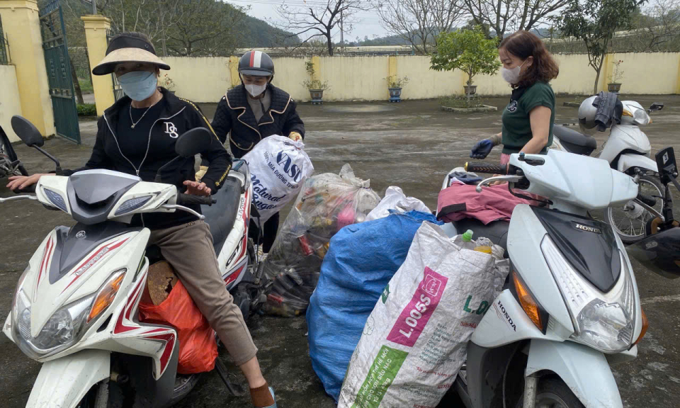 Mô hình "Biến rác thành tiền" của phụ nữ phường Mông Dương