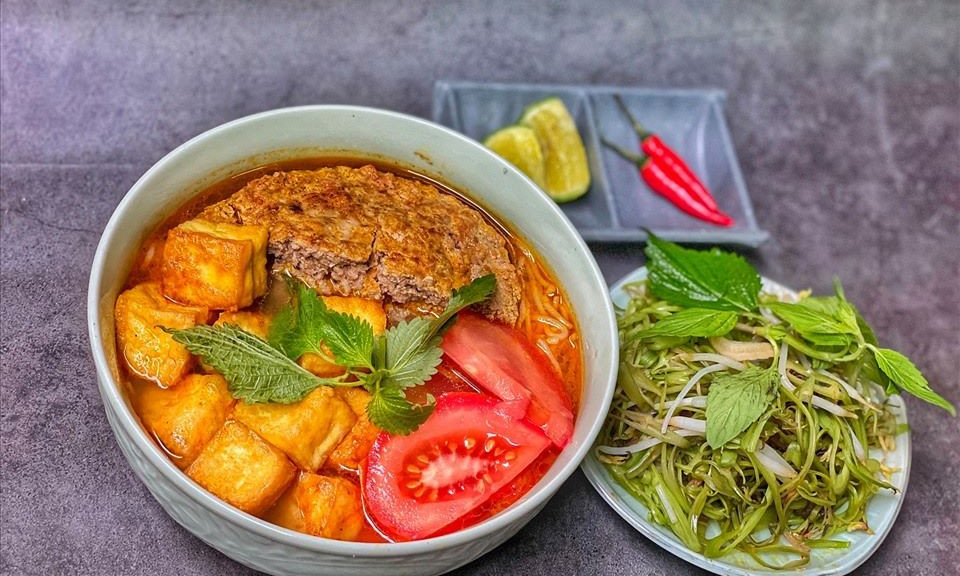 Bún riêu cua, canh chua cá vào top món hải sản ngon nhất