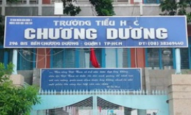 Tạm đình chỉ cô giáo xin phụ huynh hỗ trợ mua laptop