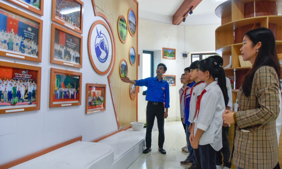 Bồi đắp tình yêu quê hương Vùng mỏ