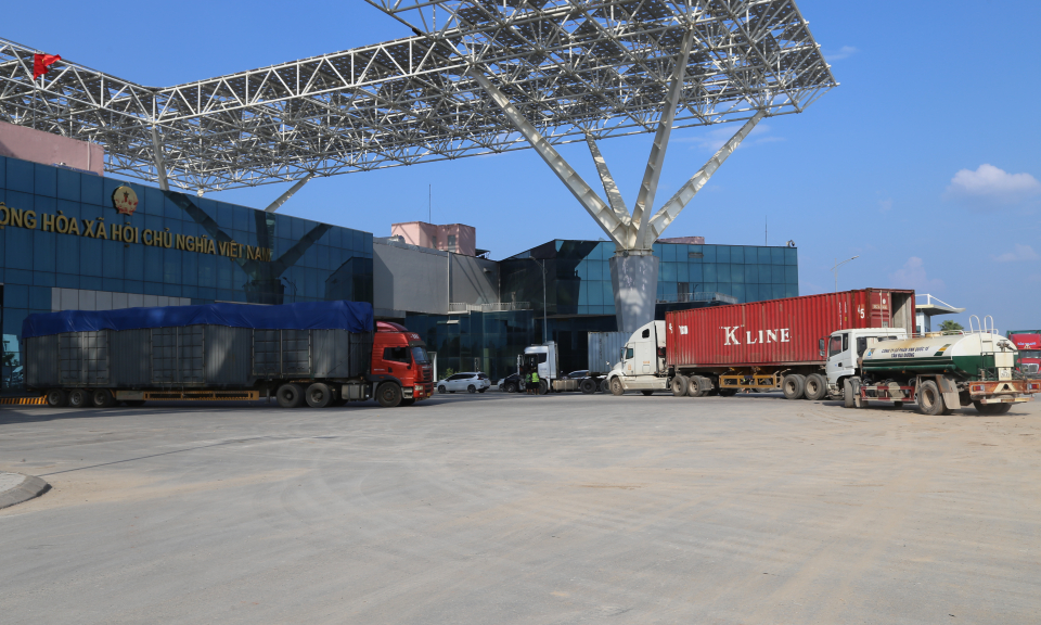 Hoạt động XNC và XNK cơ bản bình thường trong dịp Quốc khánh Trung Quốc