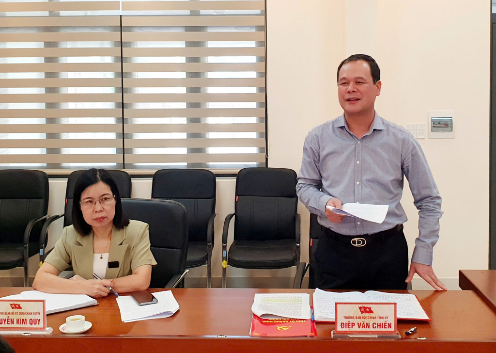 Đồng chí Điệp Văn Chiến - Trưởng Ban Nội chính Tỉnh ủy phát biểu chỉ đạo tại buổi sinh hoạt Chi bộ Thanh Tra – Tư pháp huyện Hải Hà.