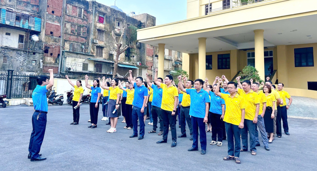 BHXH tỉnh và Bưu điện tỉnh tổ chức lễ ra quân tuyên truyền BHXH tự nguyện, BHYT hộ gia đình tại TP Hạ Long.