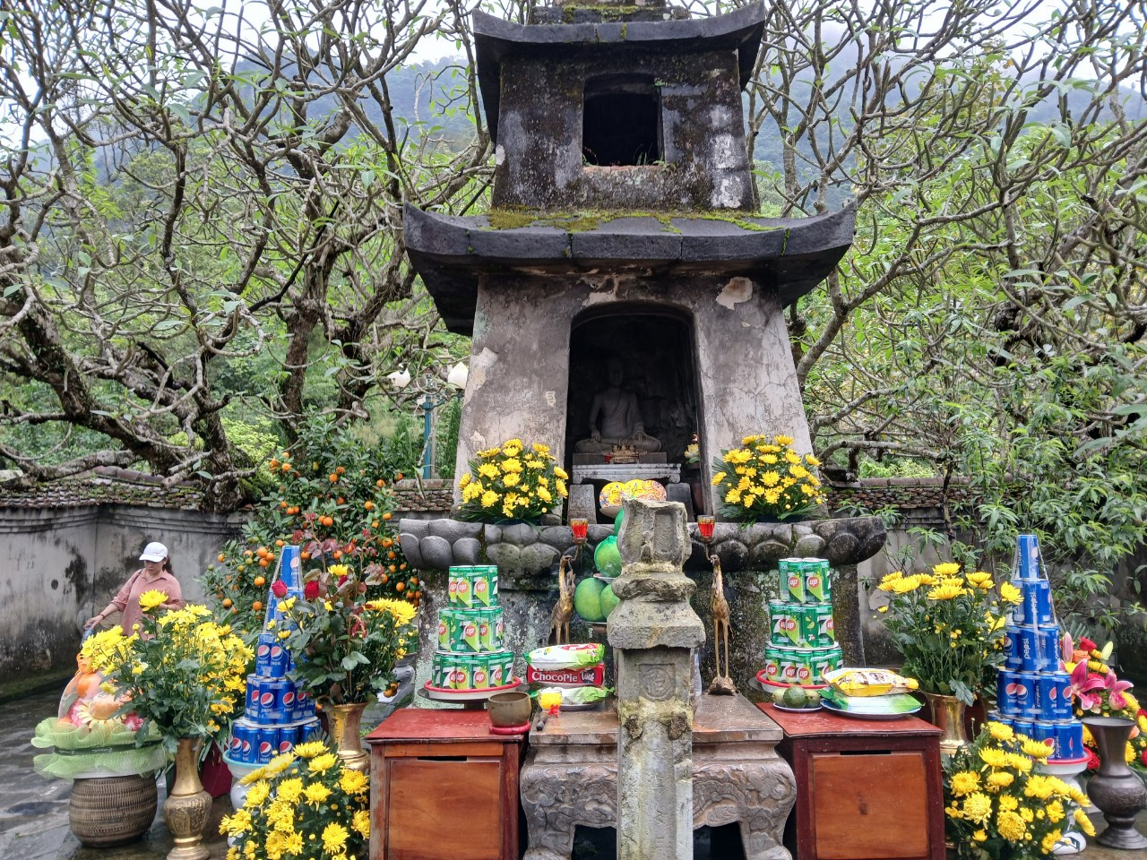 Hoa Yen temple