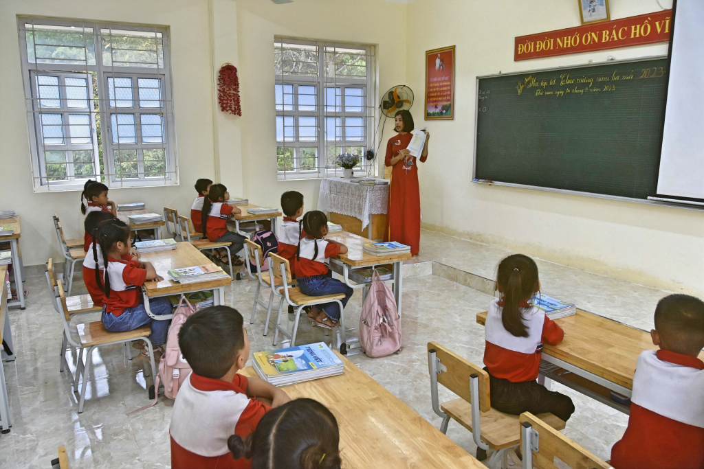 Trường TH-THCS Điền Xá (xã Điền Xá, huyện Tiên Yên) tuyên truyền giới, giới tính và định kiến giới cho học sinh bằng việc lồng ghép trong các tiết học giáo dục công dân.