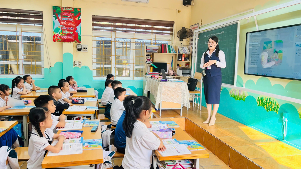 Một tiết học tại trường Tiểu học Vĩnh Khê, thị xã Đông Triều.
