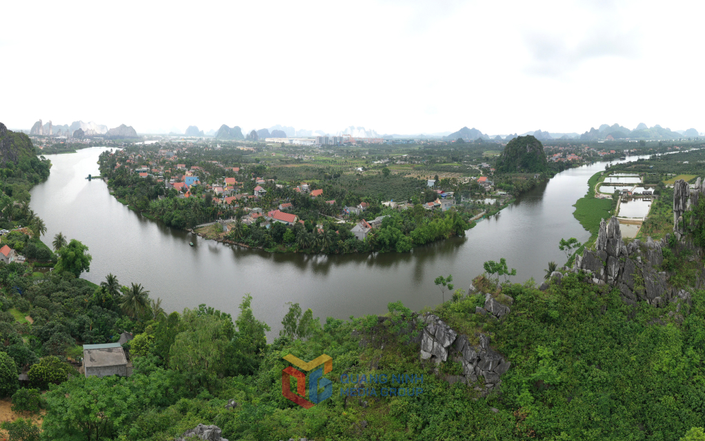 Sông Kinh Thầy đem lại nhiều lợi thế cho các hộ dân sống ven sông, anh giang, đông triều