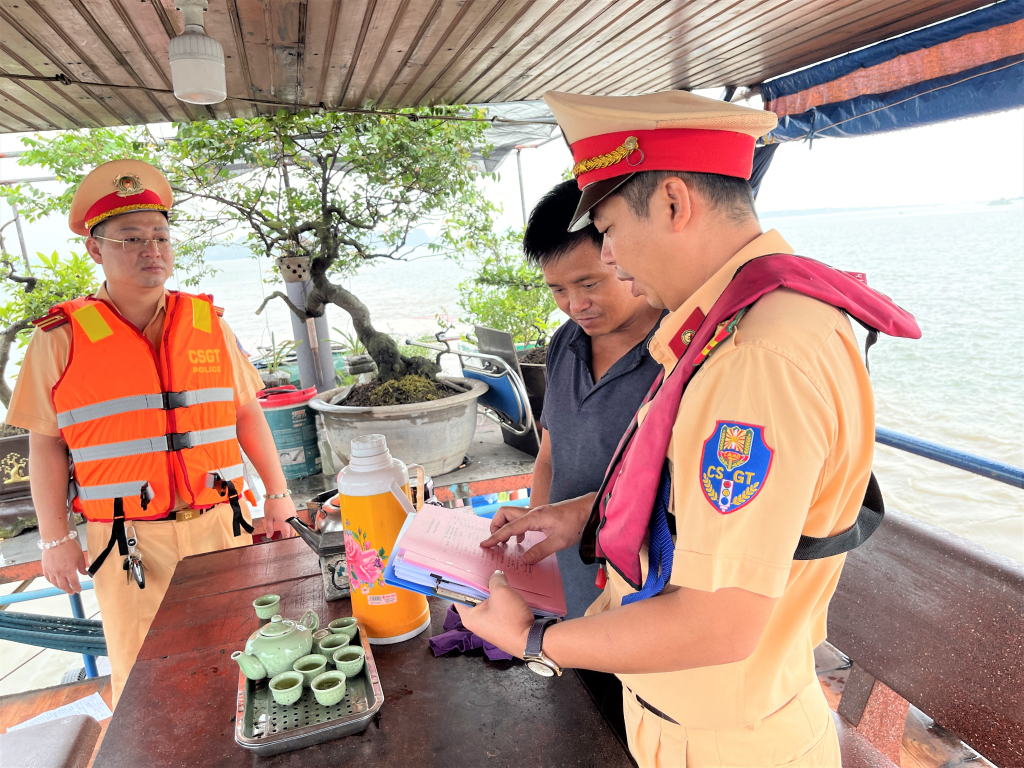 Thay vì phải đến tận trụ sở cơ quan chức năng, hiện nay công dân có thể nộp phạt vi phạm TTATGT đường thủy qua Cổng dịch vụ công quốc gia.