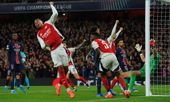 Arsenal hạ PSG tại Champions League