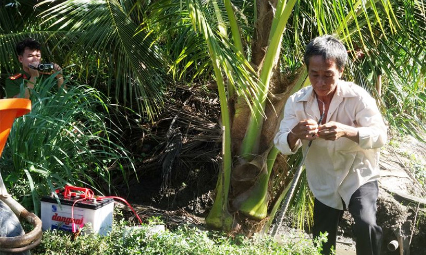 Dùng điện bẫy chuột chết người rồi tạo hiện trường giả