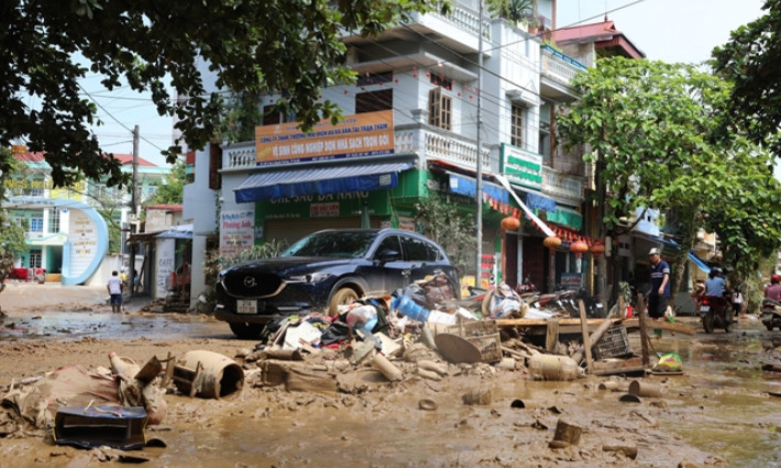 Countries, int’l organisations continue support for Việt Nam's typhoon relief efforts