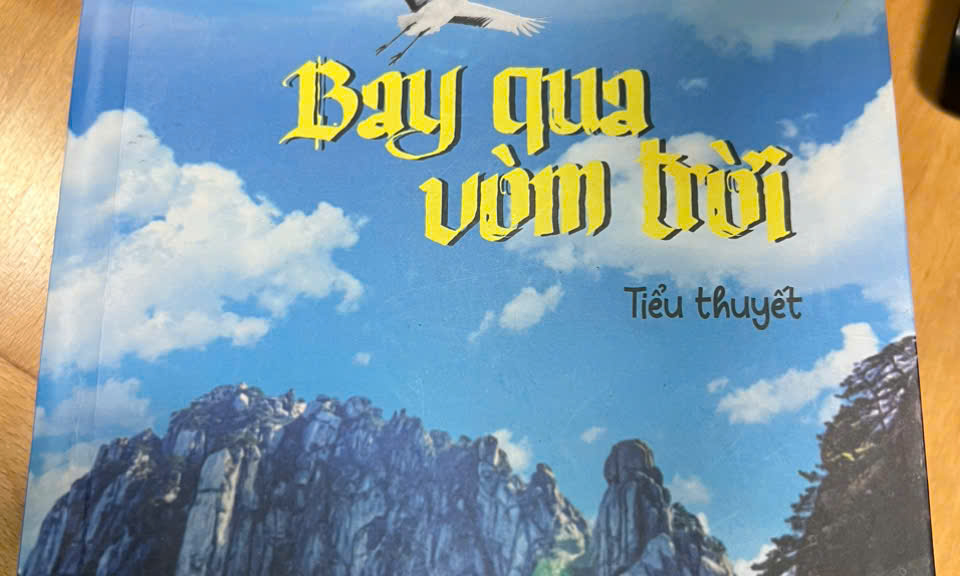 BAY QUA VÒM TRỜI 14