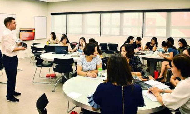 Công chức đi đào tạo nước ngoài được hưởng 40% lương