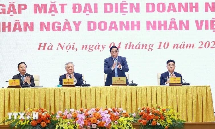 Thủ tướng chủ trì gặp mặt doanh nghiệp nhân Ngày Doanh nhân Việt Nam