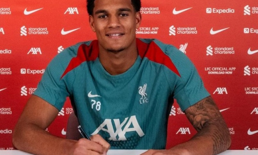 Liverpool trói chân Jarell Quansah