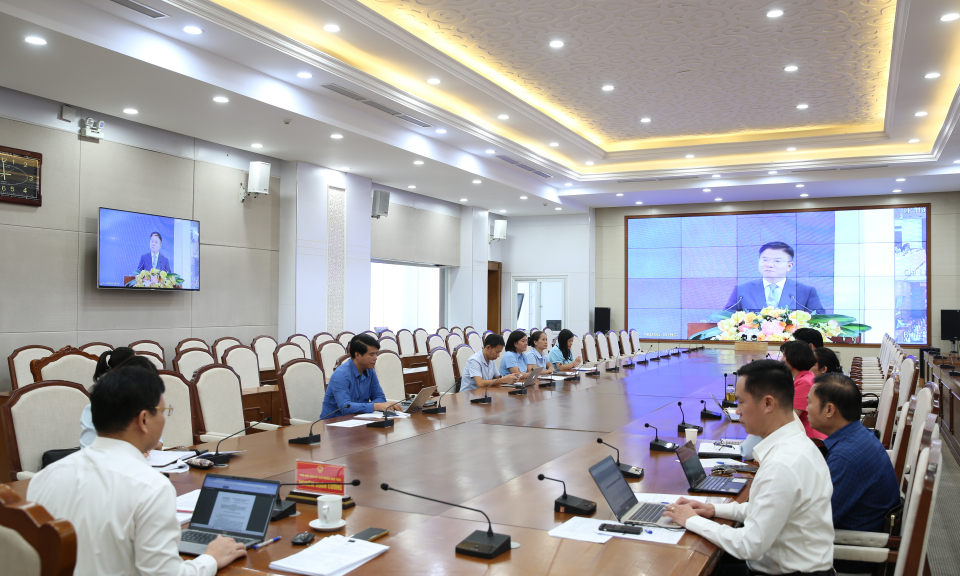 Diễn đàn “Kinh doanh và Pháp luật năm 2024”