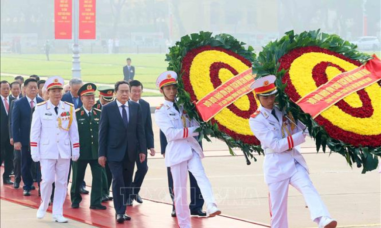 Lãnh đạo Đảng, Nhà nước vào Lăng viếng Chủ tịch Hồ Chí Minh